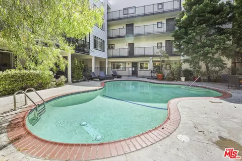 2677 Centinela Ave #203, Santa Monica, CA 90405
