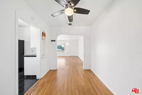 Entry Way - 601 W Arbutus St, Compton, CA 90220 photo 2 of 2