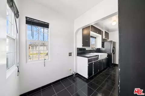 Other - 601 W Arbutus St, Compton, CA 90220 photo 4 of 11