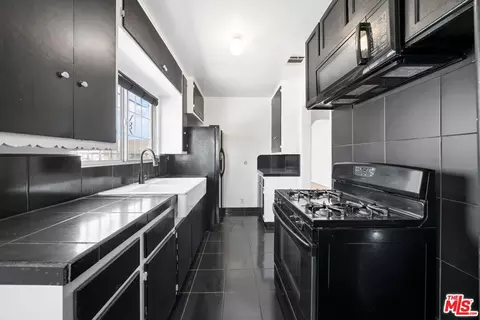 Kitchen - 601 W Arbutus St, Compton, CA 90220 photo 1 of 3