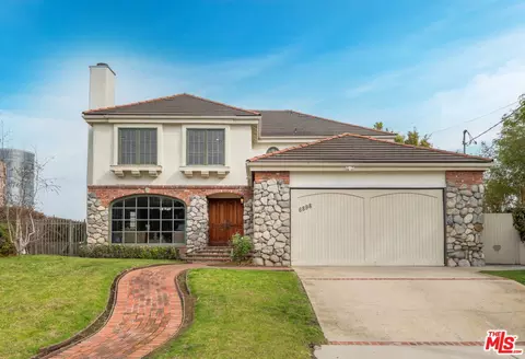 6898 Arizona Ave, Los Angeles, CA 90045