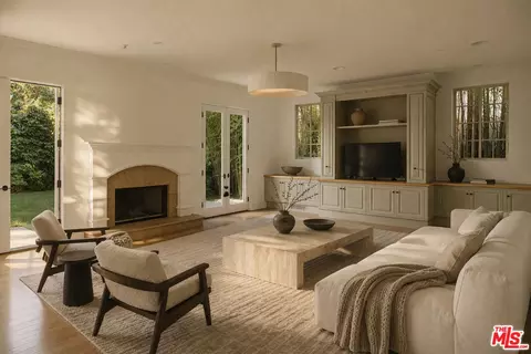 223 24th St, Santa Monica, CA 90402