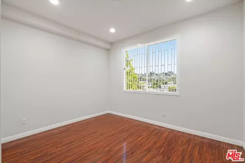 Bedroom - 13225 Victory Blvd, Van Nuys, CA 91401 photo 2 of 5