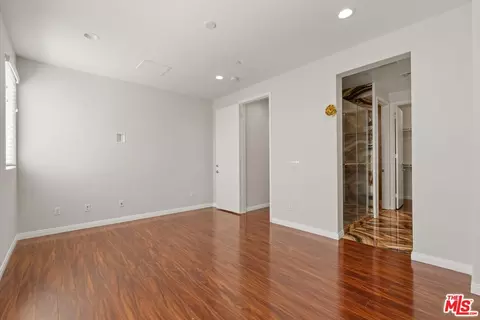 Bedroom - 13225 Victory Blvd, Van Nuys, CA 91401 photo 3 of 5