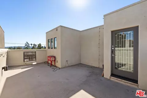 Exterior - 13225 Victory Blvd, Van Nuys, CA 91401 photo 1 of 2