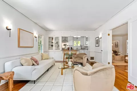 Living - 150 Arlington Dr, Pasadena, CA 91105 photo 6 of 6