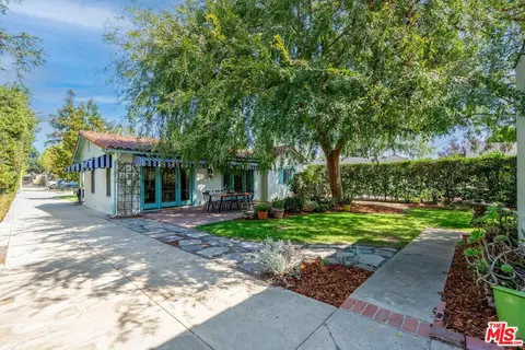 Exterior - 150 Arlington Dr, Pasadena, CA 91105 photo 8 of 9