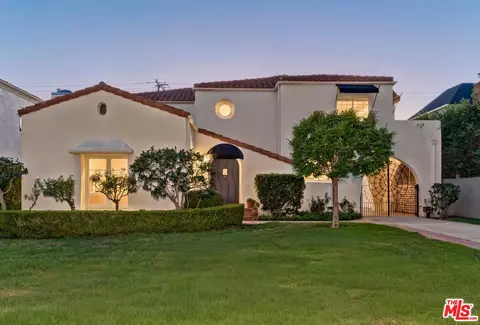 219 S Mccarty Dr, Beverly Hills, CA 90212