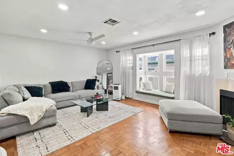 532 W Venice Way #4, Inglewood, CA 90302