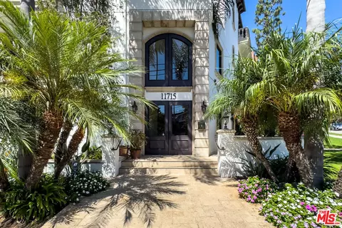 11715 Chenault St #204, Los Angeles, CA 90049