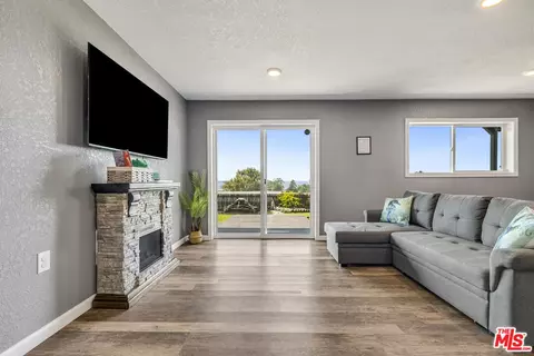 Living - 13881 Oceanview Dr, Smith River, CA 95567 photo 3 of 3