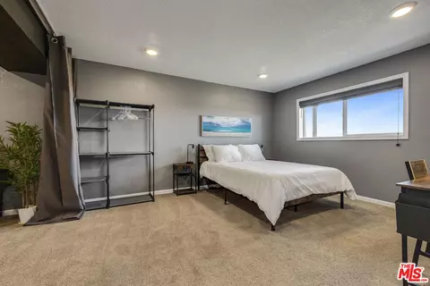 Bedroom - 13881 Oceanview Dr, Smith River, CA 95567 photo 7 of 9