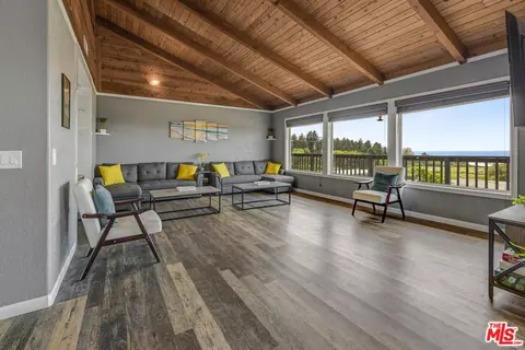 Living - 13881 Oceanview Dr, Smith River, CA 95567 photo 1 of 3