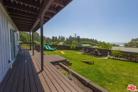 Exterior - 13881 Oceanview Dr, Smith River, CA 95567 photo 4 of 4