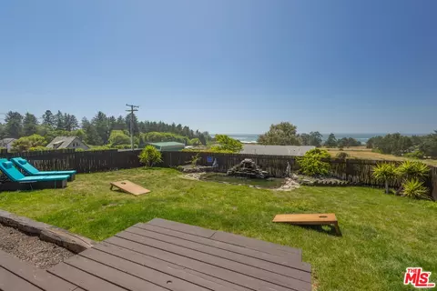 Exterior - 13881 Oceanview Dr, Smith River, CA 95567 photo 3 of 4