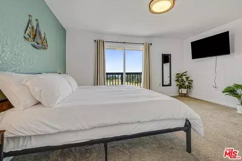 Bedroom - 13881 Oceanview Dr, Smith River, CA 95567 photo 1 of 9