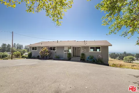 Exterior - 13881 Oceanview Dr, Smith River, CA 95567 photo 2 of 4
