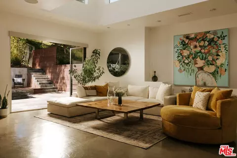 2169 Stanley Hills Dr, Los Angeles, CA 90046
