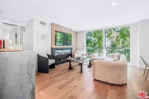 10751 Wilshire Blvd #801, Los Angeles, CA 90024