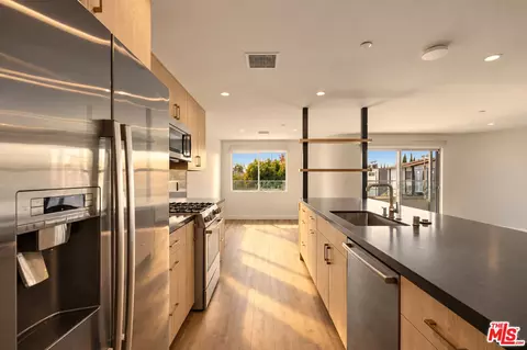10951 National Blvd #201, Los Angeles, CA 90064