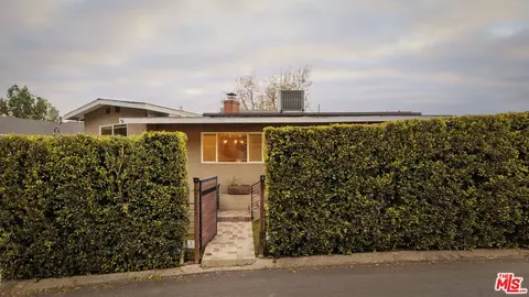 2882 Palmer Dr, Los Angeles, CA 90065