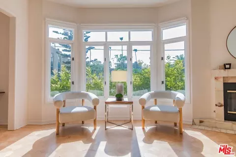 1044 5th St #202, Santa Monica, CA 90403