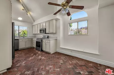 Kitchen - 455 Kennerick Ln, Simi Valley, CA 93065 photo 1 of 3