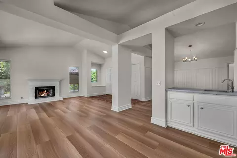 Living - 455 Kennerick Ln, Simi Valley, CA 93065 photo 4 of 11