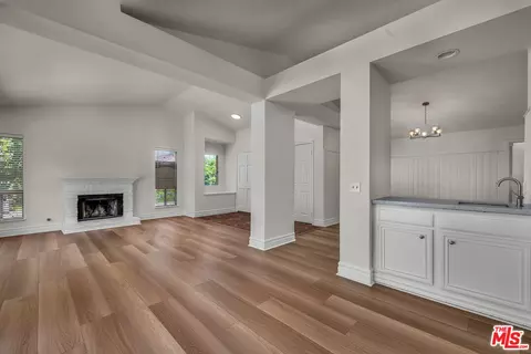 Living - 455 Kennerick Ln, Simi Valley, CA 93065 photo 9 of 11