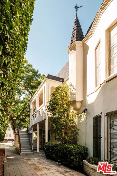 336 N Palm Dr, Beverly Hills, CA 90210