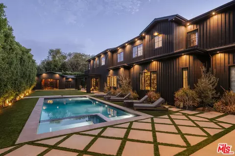 5330 Amestoy Ave, Encino, CA 91316