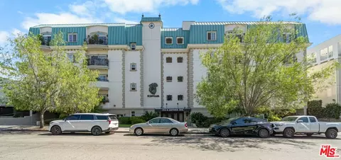 722 S Oxford Ave #403, Los Angeles, CA 90005