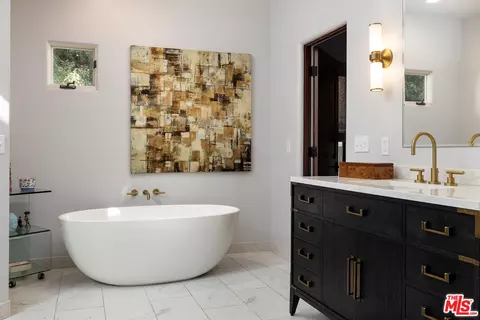 Bath - 195 Sheffield Dr, Montecito, CA 93108 photo 1 of 4