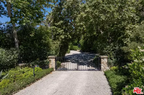 Exterior - 195 Sheffield Dr, Montecito, CA 93108 photo 10 of 10