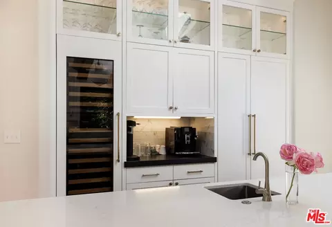 Kitchen - 195 Sheffield Dr, Montecito, CA 93108 photo 2 of 3