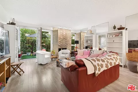 2338 S Beverly Glen Blvd, Los Angeles, CA 90064
