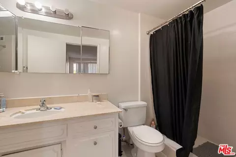 Bath - 122 N Cedar St, Glendale, CA 91206 photo 7 of 8