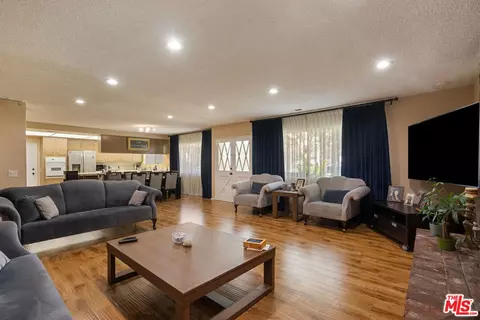 Living - 122 N Cedar St, Glendale, CA 91206 photo 4 of 6