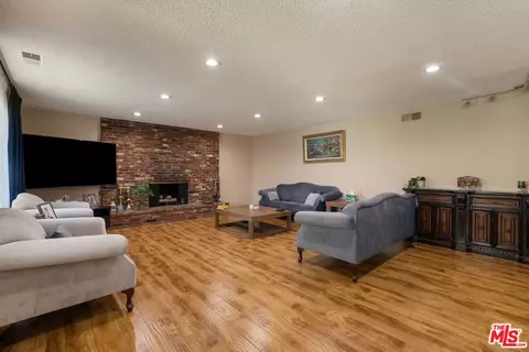 Living - 122 N Cedar St, Glendale, CA 91206 photo 2 of 6