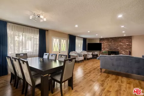 Dining - 122 N Cedar St, Glendale, CA 91206 photo 3 of 8