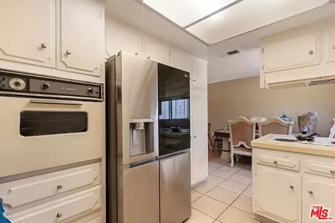 Kitchen - 122 N Cedar St, Glendale, CA 91206 photo 13 of 13