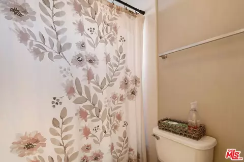 Other - 122 N Cedar St, Glendale, CA 91206 photo 2 of 9