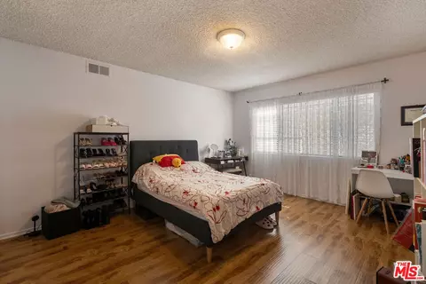 Bedroom - 122 N Cedar St, Glendale, CA 91206 photo 6 of 10