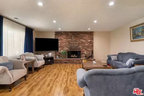 Living - 122 N Cedar St, Glendale, CA 91206 photo 3 of 6