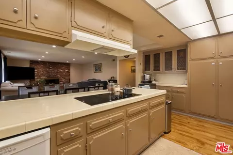 Kitchen - 122 N Cedar St, Glendale, CA 91206 photo 8 of 13