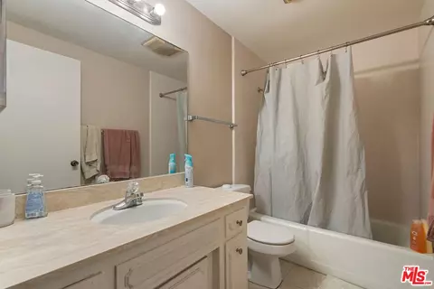 Bath - 122 N Cedar St, Glendale, CA 91206 photo 8 of 8
