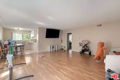 Living - 122 N Cedar St, Glendale, CA 91206 photo 5 of 6