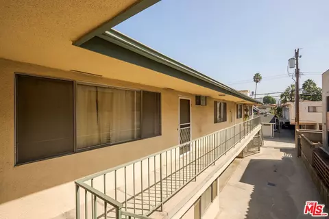 Exterior - 122 N Cedar St, Glendale, CA 91206 photo 8 of 15