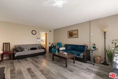 Living - 122 N Cedar St, Glendale, CA 91206 photo 1 of 6