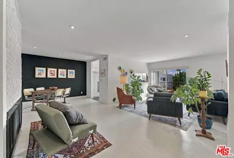 949 N Kings Rd #309, West Hollywood, CA 90069